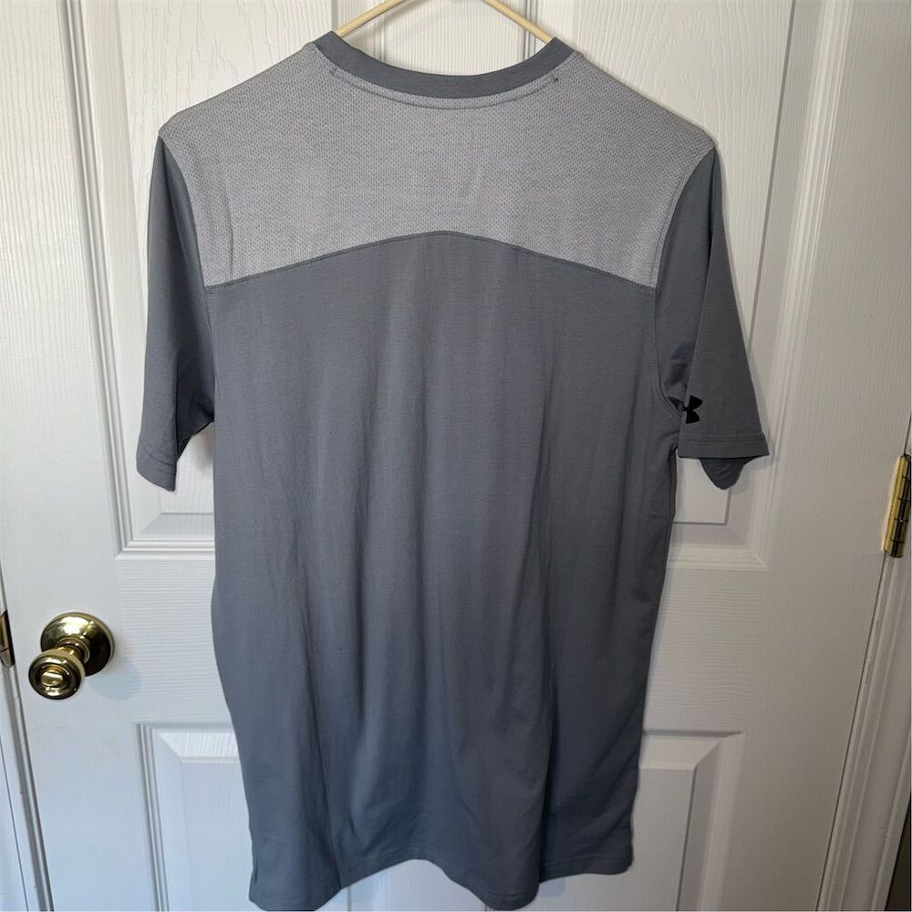 Under Armour Men's‎ HeatGear Athletic T-Shirt Gray Size S Athleisure Sporty Crew - Picture 3 of 11